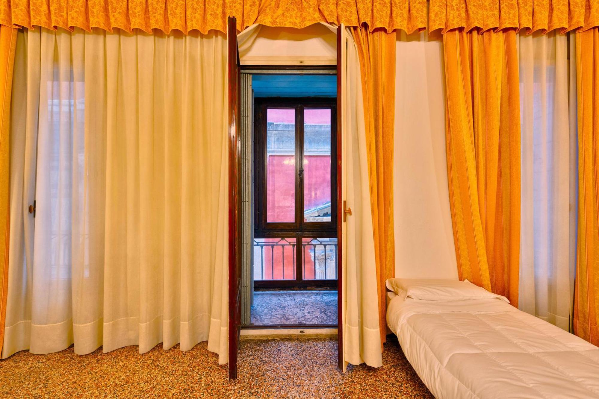 Joy Rialto Rooms Венеция Экстерьер фото